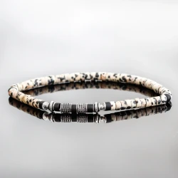 Un bracelet perle pour homme