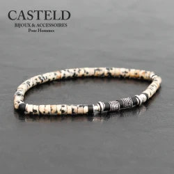 Un bracelet en argent et perles pour homme